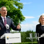 El secretario general de la OTAN, Jens Stoltenberg, y la primera ministra sueca, Magdalena Andersson