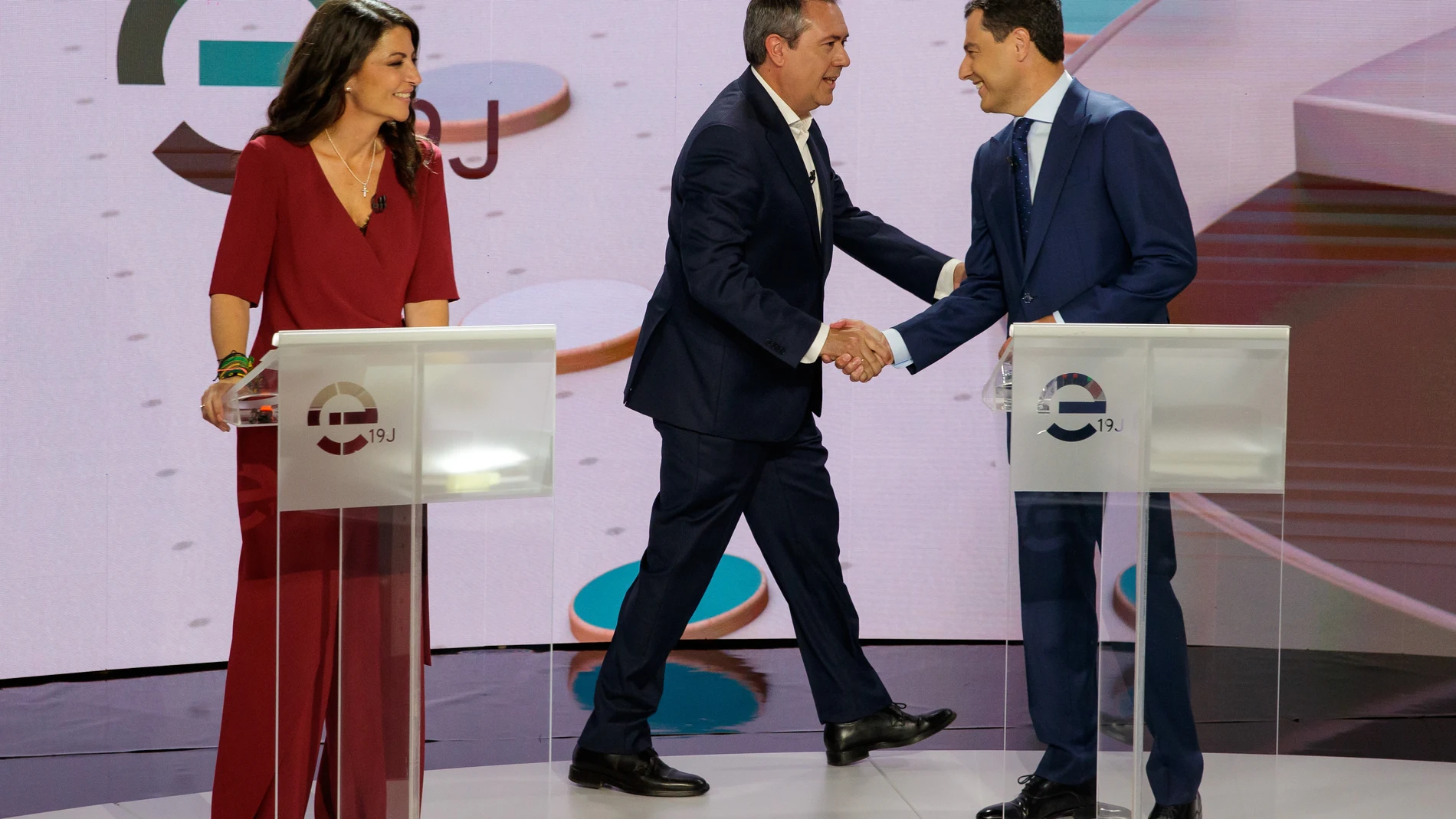 Macarena Olona, Juan Espadas y Juanma Moreno, al comienzo de su participación en el debate de Canal Sur
