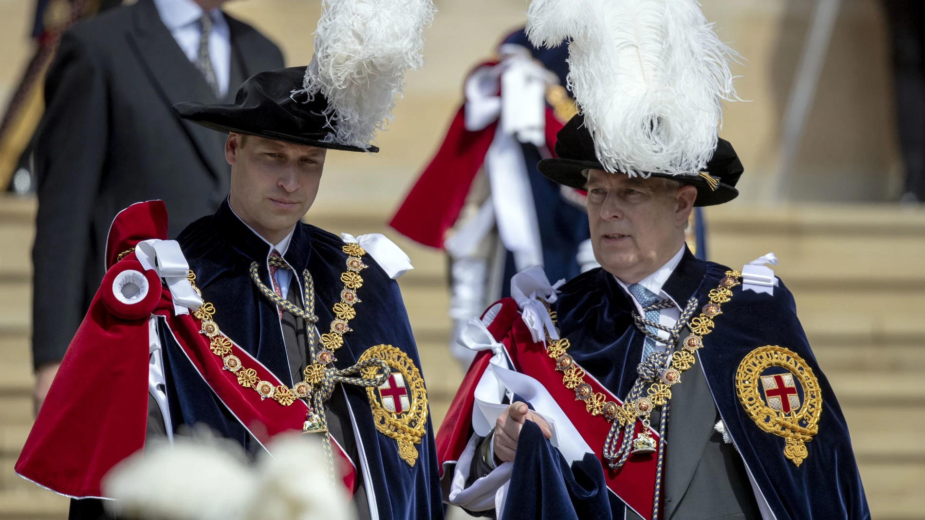 Príncipe William y el príncipe Andrés durante el Día de la Órden de la Jarretera