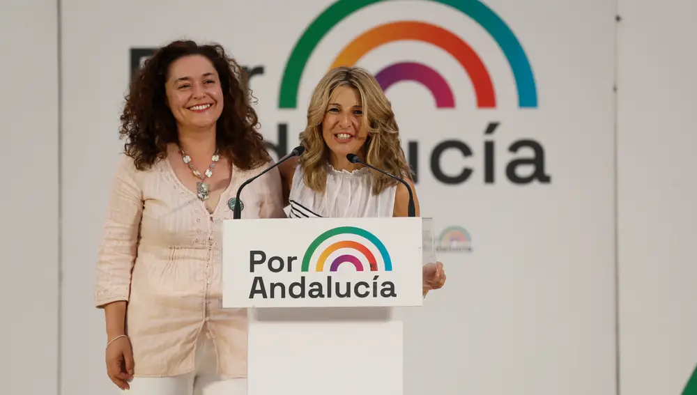 La ministra de Trabajo, Yolanda Díaz (d) y la candidata a la Junta de Andalucía, Inma Nieto. EFE / José Manuel Vidal.