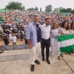 La candidata de Por Andalucía a la presidencia de la Junta, Inmaculada Nieto, (4d), junto a los ministros Ione Belarra, (3d), Yolanda Díaz y Alberto Garzón