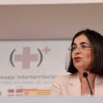 La ministra de Sanidad, Carolina Darias, durante la rueda de prensa del último pleno del Consejo Interterritorial de Salud celebrado en Valencia