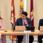 El consejero de Medio Ambiente, Vivienda y Ordenación del Territorio, Juan Carlos Suárez-Quiñones, junto a la delegada territorial de la Junta en León, Ester Muñoz y el director general de Patrimonio Natural y Política Forestal, José Ángel Arranz