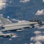 Dos aviones Typhoon de la Royal Air Force en un ejercicio en Lituania