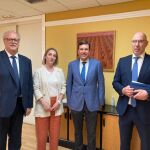 Carlos Fernández Carriedo durante su encuentro con los responsables de la planta de Nissan en Ávila