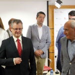 El consejero de Agricultura, Ganadería y Desarrollo Rural, Gerardo Dueñas, se reúne con representantes de Vitartis y Empresa Familiar de Castilla y León