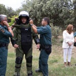 La delegada del Gobierno en Castilla y León, Virginia Barcones, presencia las prácticas de formación que el equipo TEDAX de la Guardia Civil realiza en Cubo de la Solana