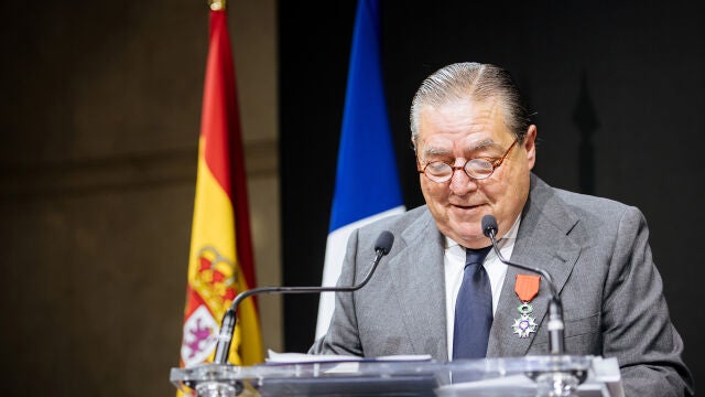 Nicolas Sarkozy impone a Vicente Boluda Fos en París la medalla de Caballero de la Legión de Honor, la más alta distinción otorgada por la República Francesa