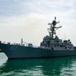 El destructor de misiles guiados USS Paul Ignatius llega a su puerto base en Rota