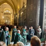Los caballeros Cubicularios participan en el desfile procesional del Corpus en Toledo