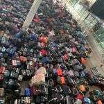 Miles de maletas esperan a ser embarcados en el aeropuerto de Heathrow, en una foto del pasado mes de junio