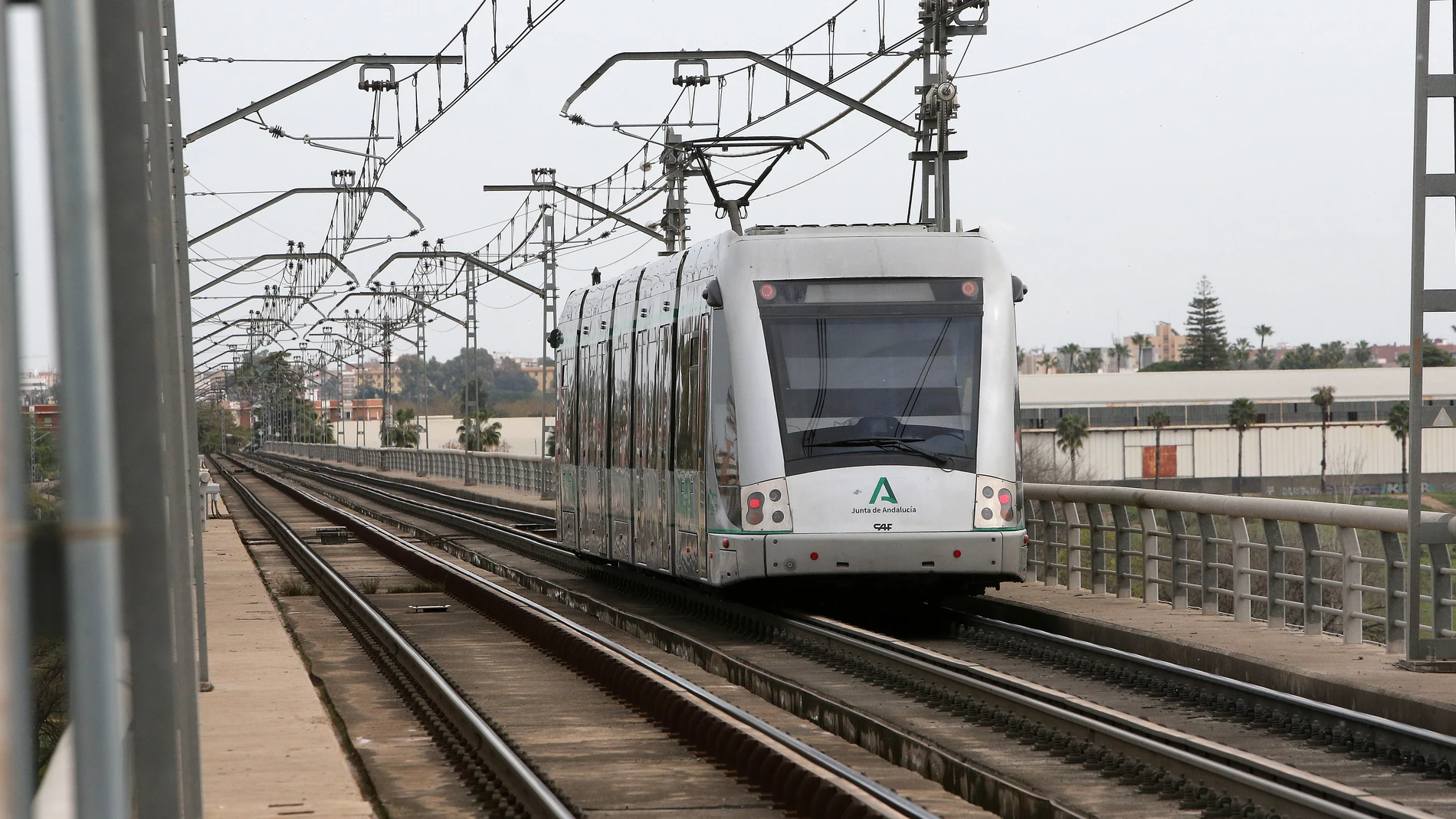 Junta de Andalucía, Ayuntamiento y Gobierno se comprometieron a financiar la línea 3 del Metro de Sevilla