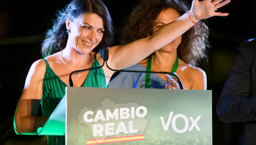 La candidata de Vox a la presidencia de la Junta de Andalucía, Macarena Olona, tras los resultados de las elecciones hoy domingo 19 de junio en Sevilla.