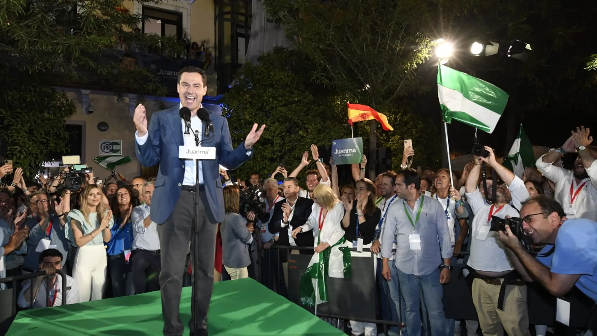 El líder popular, Juanma Moreno, en la noche electoral