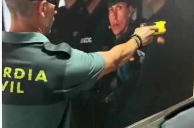 La Guardia Civil comienza a prestar servicio con las nuevas pistolas táser
