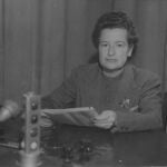 Carmen Conde durante una intervención en Radio Nacional a principios de 1948