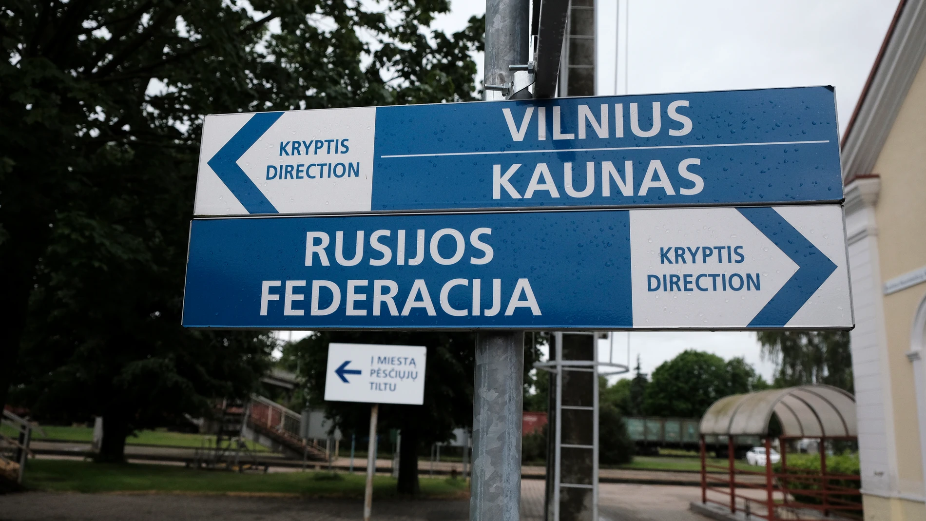 Señales del tráfico ferroviario en la frontera entre Kaliningrado y Lituania