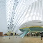 Panorámica del espacio de CaixaForum València durante su inauguración institucional en el Àgora de la Ciudad de las Artes y las Ciencias