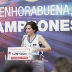 El Real Madrid de Baloncesto acude a la Comunidad de Madrid para ofrecer la copa del campeonato de liga conquistado ayer, a la presidenta Isabel Diaz Ayuso.