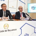 El presidente de la Diputación de Valladolid, Conrado Íscar, y el decano de la Facultad de Comercio, José Antonio Salvador Insúa, han presentado hoy el Plan Estratégico para SODEVA