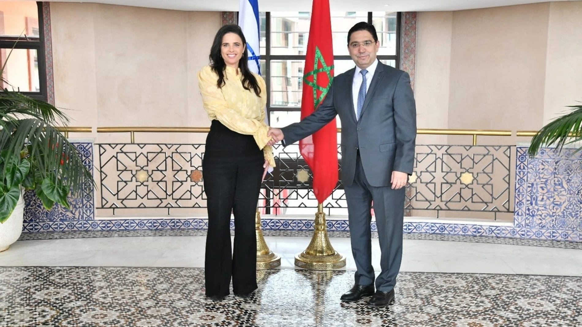 La ministra de Interior de Israel, Ayelet Shaked, y el ministro de Exteriores marroquí, Nasser Bourita, en la visita que la primera ha realizado a Rabat días pasados MINISTERIO DE INTERIOR DE ISRAEL 22/06/2022