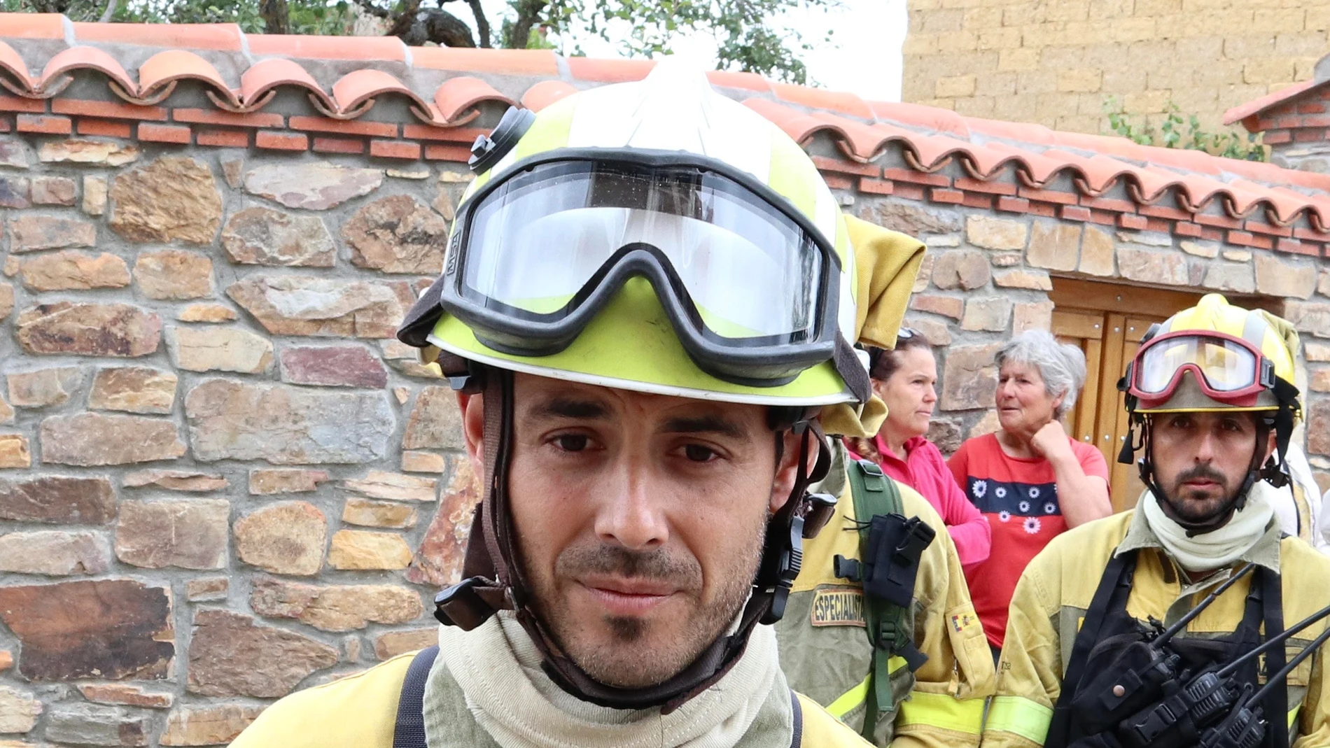 El bombero forestal de la Brigada de Refuerzo de Incendios Forestales (BRIF) Jesús Alonso, ha reconocido que el fuego de Zamora tuvo ?un comportamiento nunca visto antes en España