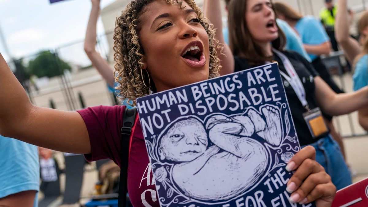 “En unas elecciones tan reñidas pendientes de estados bisagra, como Arizona y Georgia, el aborto puede ser decisivo”