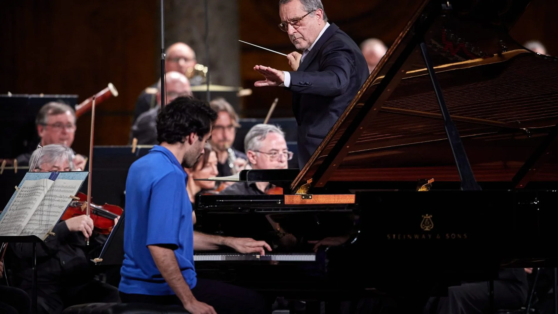 Josep Pons dirige la OCG, Juan Pérez Floristán, solista