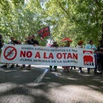 Según la Delegación del Gobierno más de 2.200 personas han acudido a esta manifestación contra la Cumbre de la OTAN en Madrid