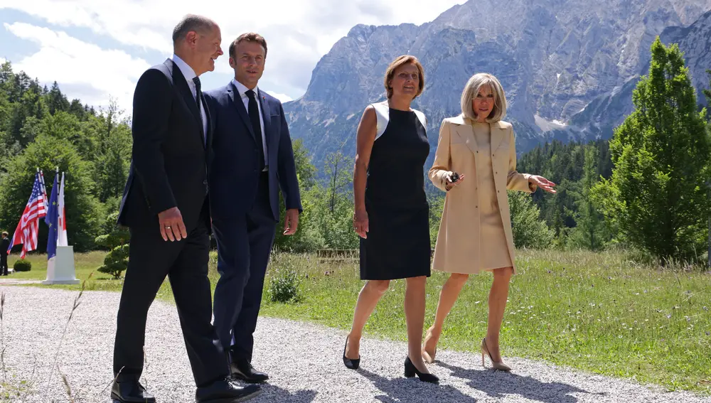 Olaf Scholz, Emmanuel Macron y sus esposas Britta Ernst y Brigitte Macron