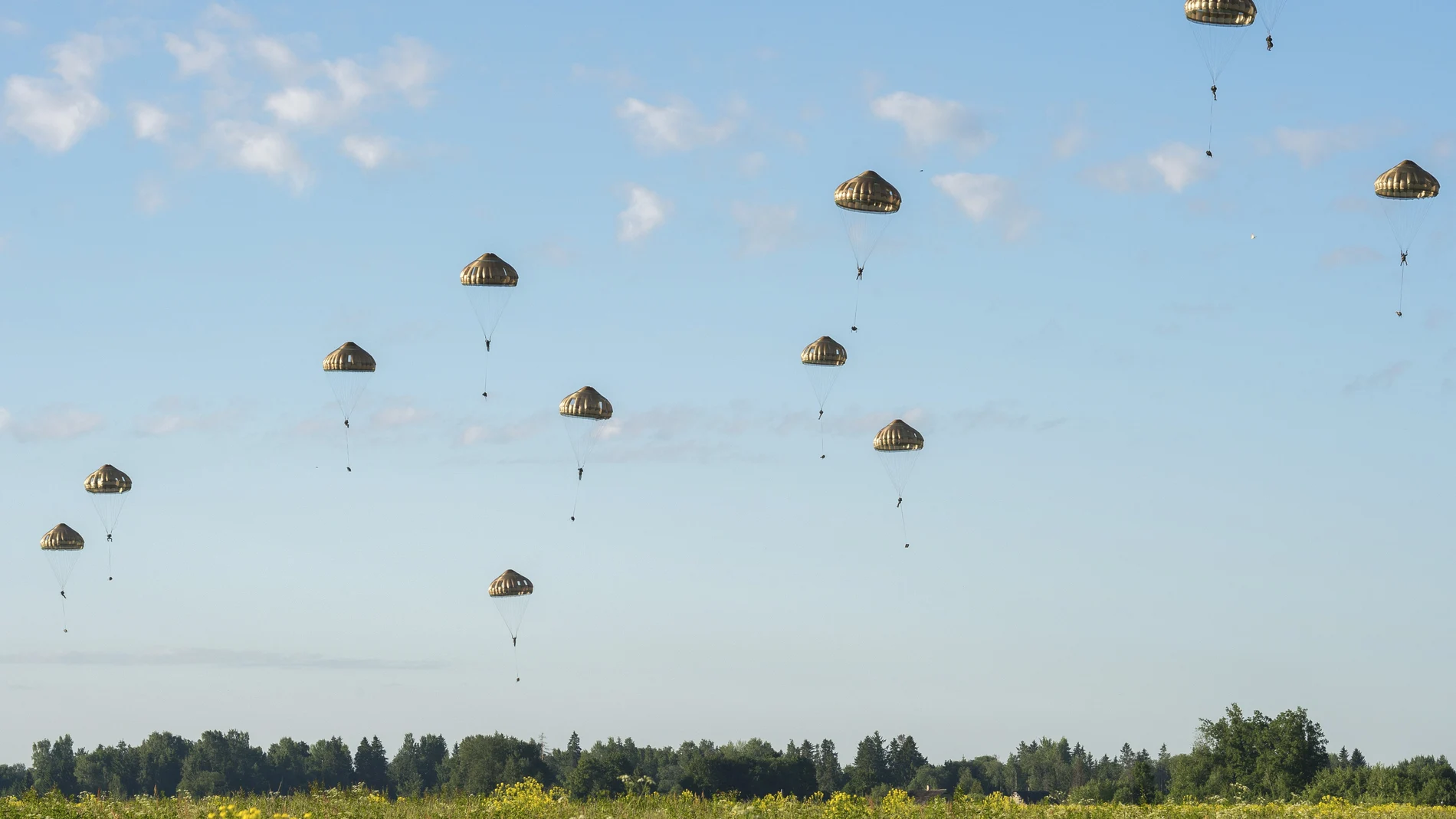 Cien paracaidistas franceses en una operación en Estonia