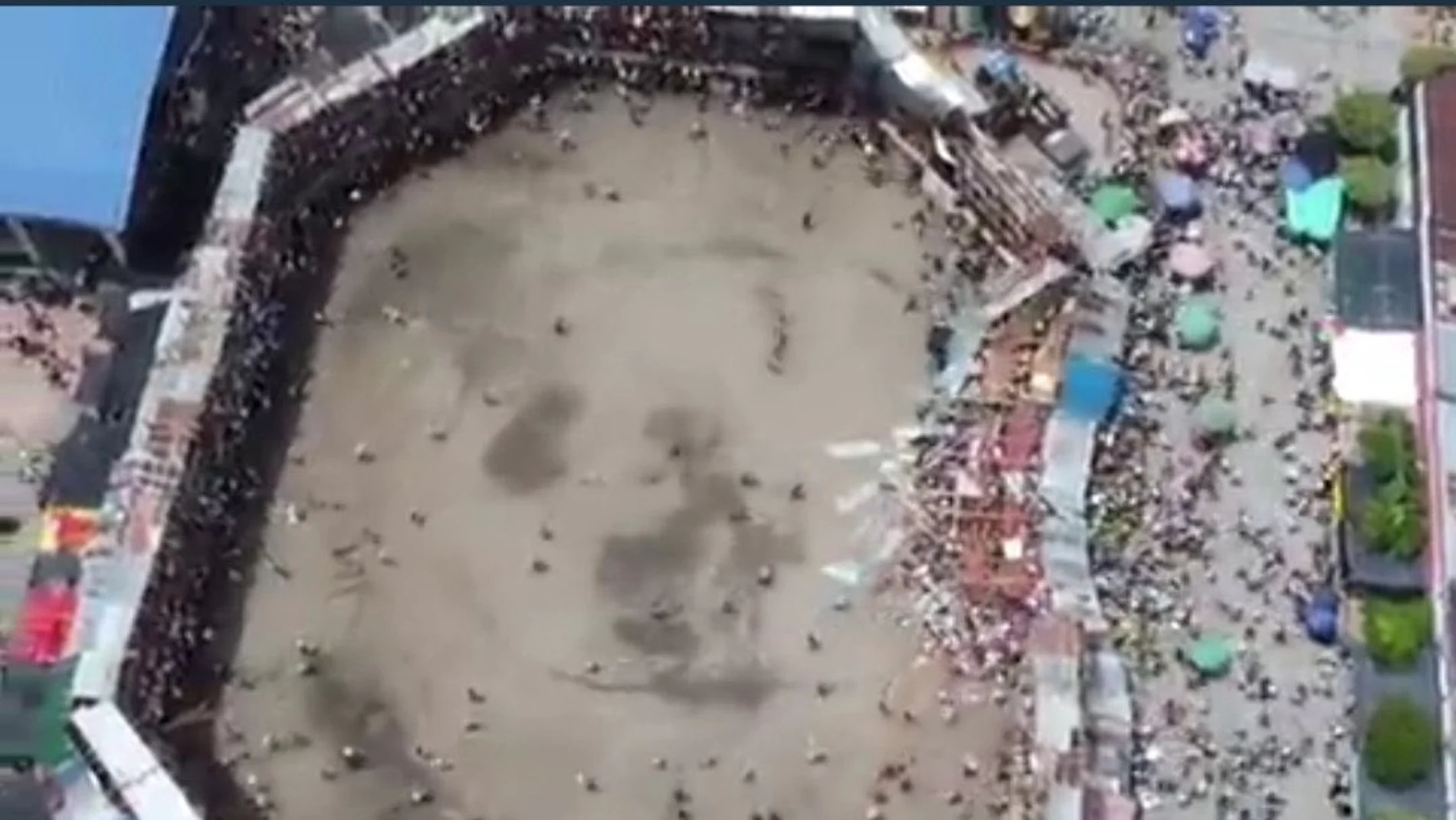 Así quedó la improvisada plaza de toros del Espinal, en Colombia