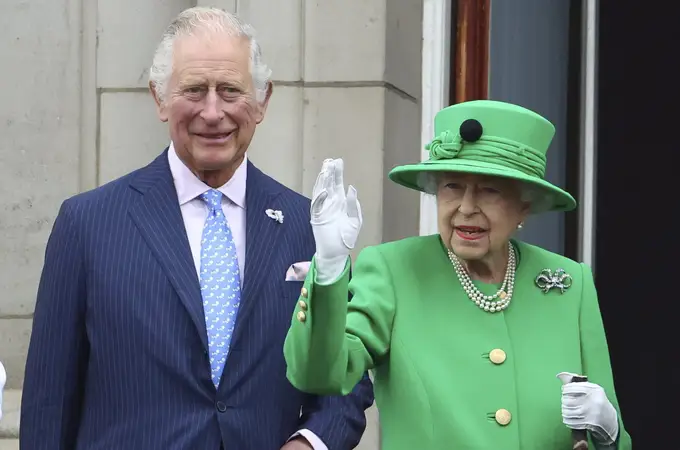 Carlos III expulsa de palacio a Angela Kelly, confidente y gran amiga de su madre Isabel II