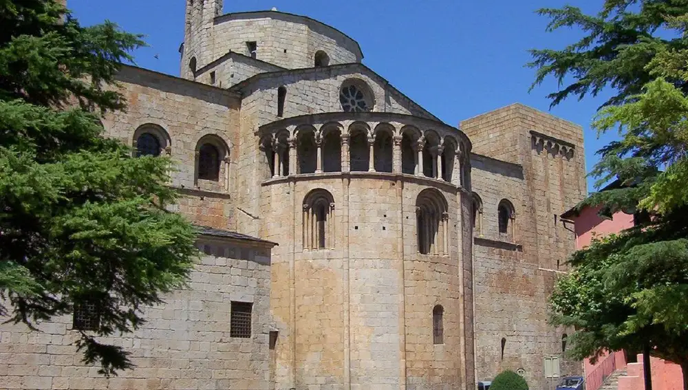 La única catedral totalmente románica de Cataluña