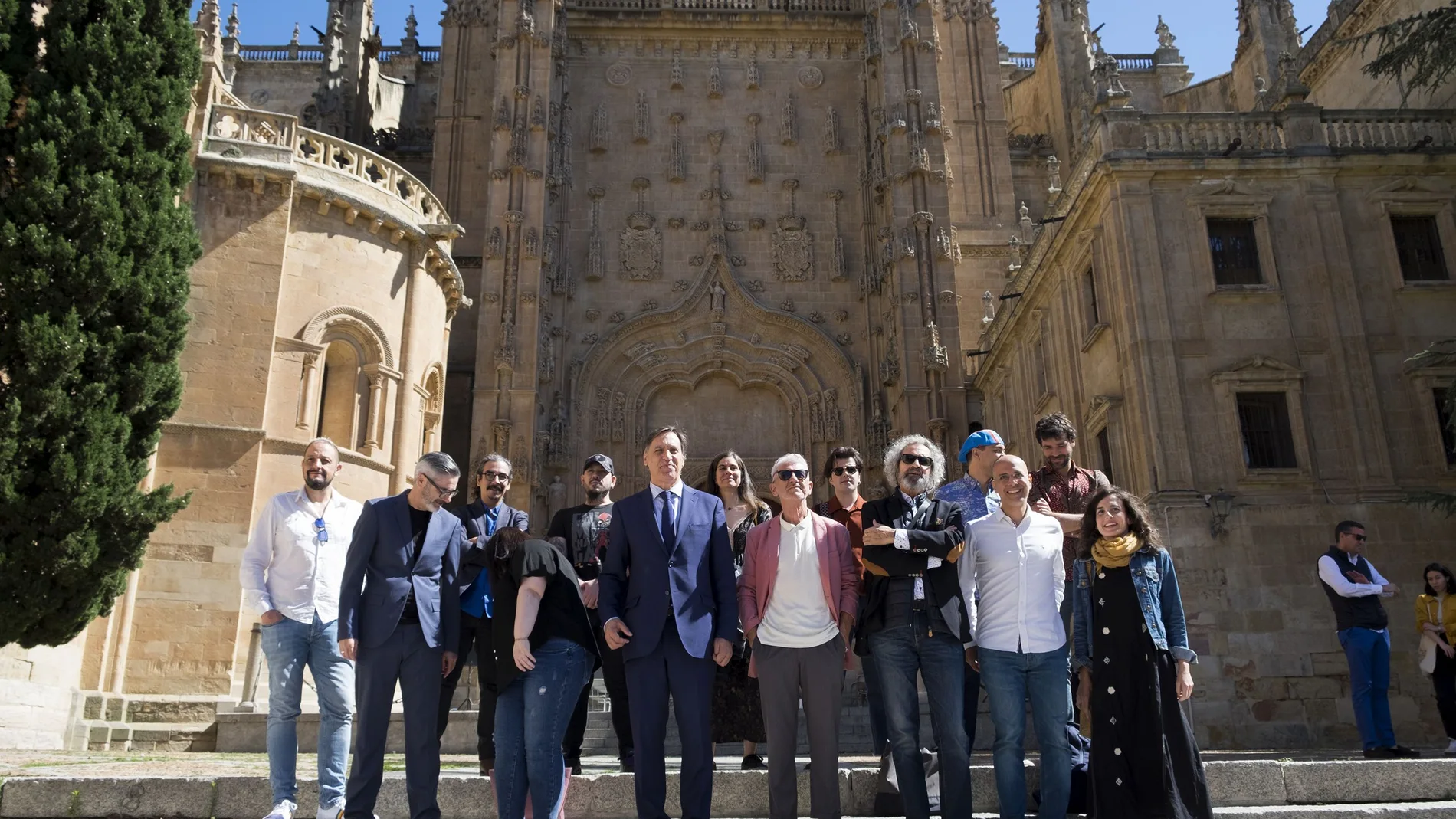 El alcalde de Salamanca, Carlos García-Carbayo, presenta la nueva edición del programa ‘Salamanca Plazas y Patios’