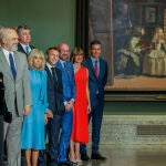 El presidente del Gobierno, Pedro Sánchez; su esposa, Begoña Gómez; el presidente del Consejo Europeo, Charles Michel; el presidente de Francia, Emmanuel Macron, su mujer, Brigitte Macron; el primer ministro albanés, Edi Rama, y su mujer, Linda Rama, a su llegada al Museo del Prado