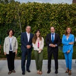 Foto de familia de los ponentes del Foro Sostenibilidad, junto al viceconsejero de Medio Ambiente y Agricultura de la Comunidad de Madrid, Mariano González