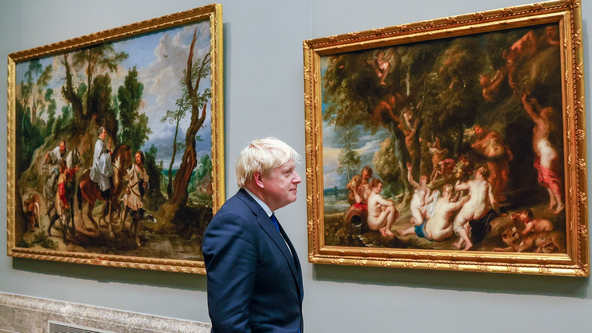 Boris Johnson en su visita al Museo del Prado antes de la cena de trabajo de este miércoles a la que asistían todos los líderes de la OTAN y los cuatro presidentes de la UE que no pertenecen a la Alianza