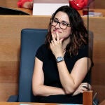 La vicepresidenta y portavoz del Consell y consellera de Igualdad y Políticas Inclusivas, Aitana Mas, durante su primera sesión de control parlamentario en Les Corts Valencianes