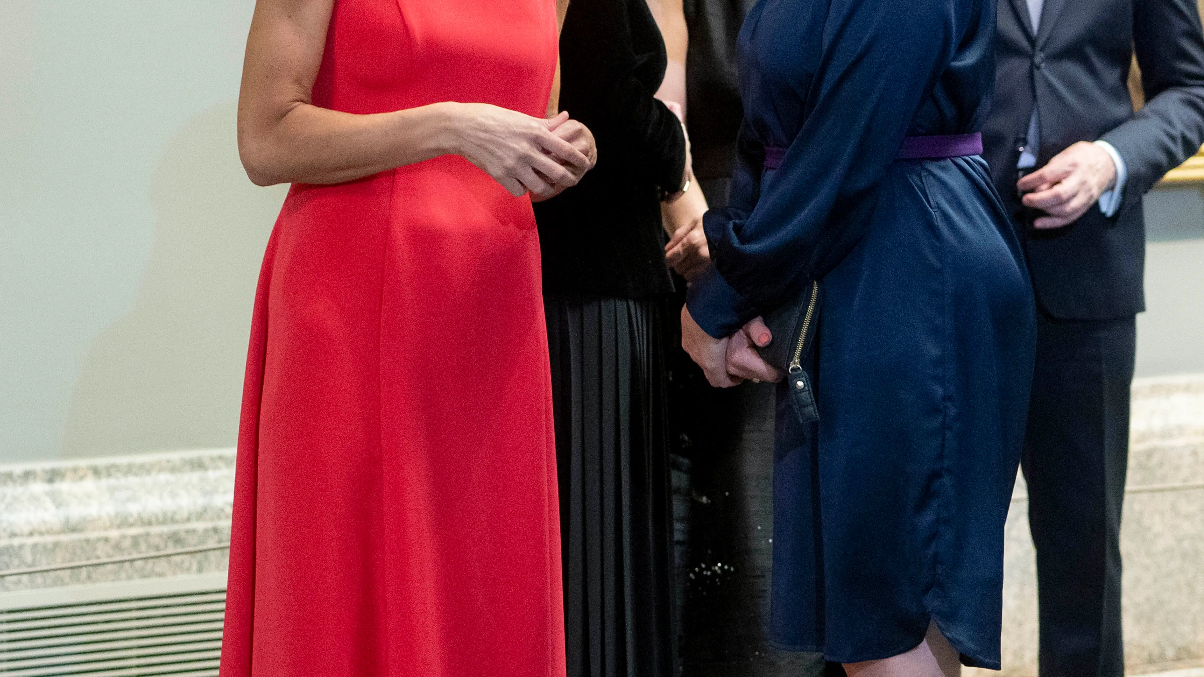 Begoña Gómez de anfitriona en la cena del Museo del Prado.