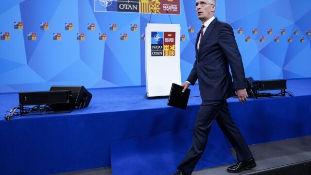 El secretario general de la OTAN Jens Stoltenberg llega ayer a la sala de prensa de Ifema en Madrid