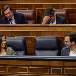 La ministra de Derechos Sociales y Agenda 2030, Ione Belarra, y el ministro de Consumo, Alberto Garzón, en una sesión plenaria.
