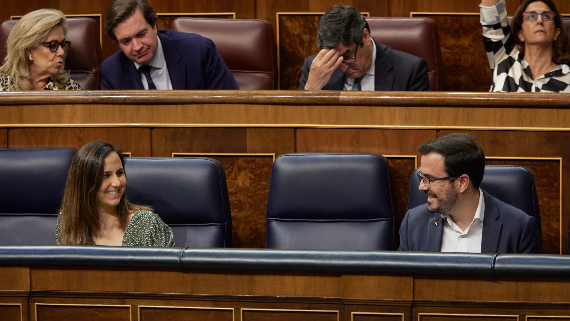 La ministra de Derechos Sociales y Agenda 2030, Ione Belarra, y el ministro de Consumo, Alberto Garzón, en una sesión plenaria.