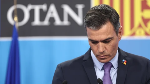 El presidente del Gobierno de España, Pedro Sánchez, interviene en una rueda de prensa en la segunda y última jornada de la Cumbre de la OTAN 2022 en el Recinto Ferial IFEMA MADRID, a 30 de junio de 2022, en Madrid (España). La Cumbre de la OTAN 2022 comenzó oficialmente ayer, 29 de junio, y termina hoy. La celebración coincide con el 40 aniversario de la adhesión de España a la Organización del Tratado del Atlántico Norte. La invasión rusa de Ucrania, las tensiones entre Moscú y la Alianza y la adhesión de Finlandia y Suecia marcan la agenda de un evento en el que participan delegaciones de 40 países y que convierte a Madrid en el epicentro de la política mundial durante su celebración. 30 JUNIO 2022;OTAN;IFEMA;MADRID;CLAUSURA Eduardo Parra / Europa Press 30/06/2022