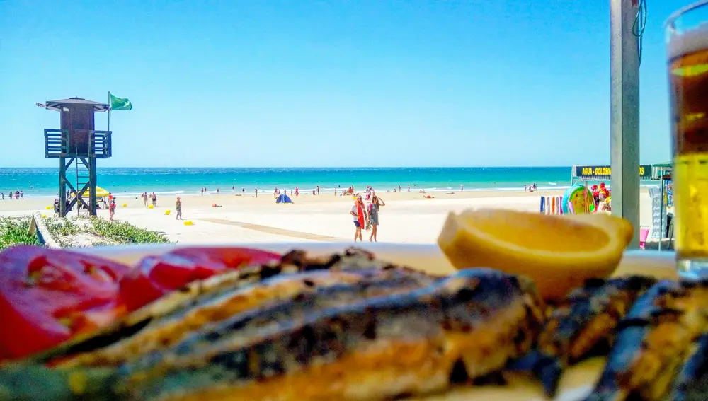 Gastronomía y playa en Cádiz. PATRONATO PROVINCIAL DE TURISMO