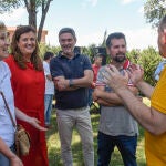 Celebración de la Fiesta de la Rosa del PSOE de Segovia con la participación del secretario general del PSOECyL, Luis Tudanca; junto al secretario provincial del PSOE, José Luis Aceves; y José Luis Vázquez, entre otros