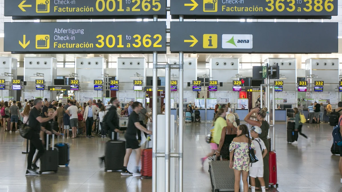 Muere un turista tras aterrizar en el aeropuerto de Málaga