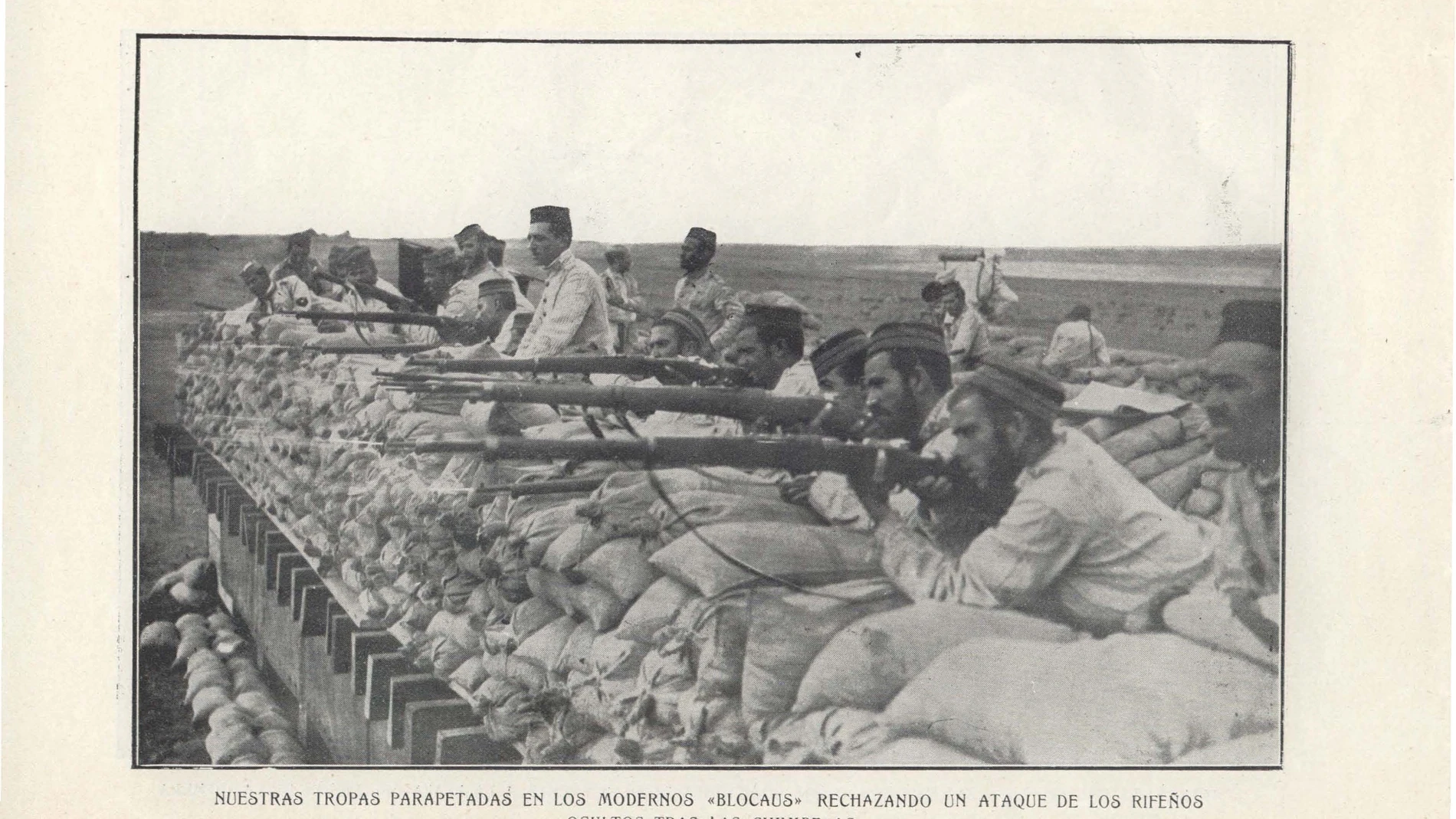 Españoles combatiendo desde lo alto de un blocao, Marruecos (1909)