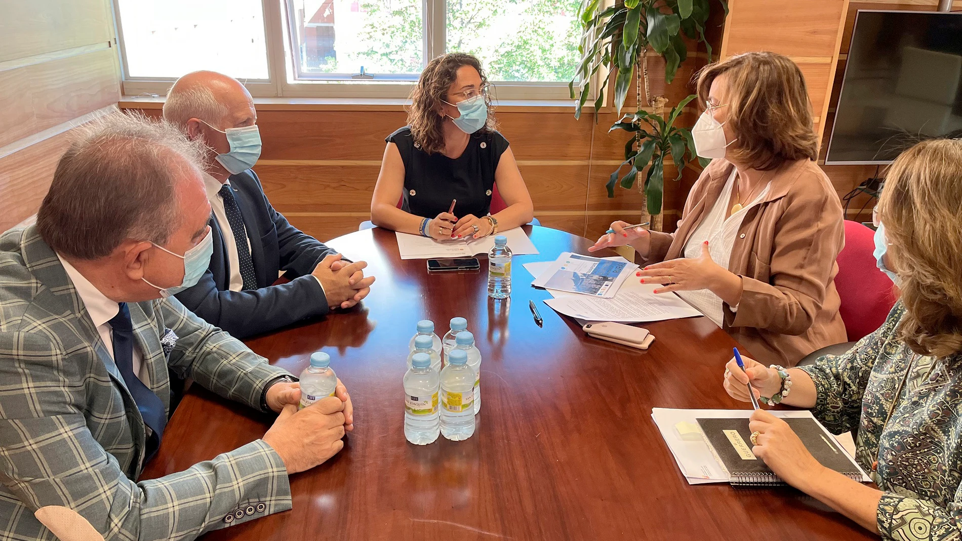 Reunión de la consejera de Movilidad y Transformación Digital, María González, con la presidenta de la Diputación de Palencia, Ángeles Armisén