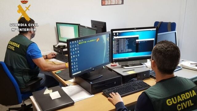 Agentes de la Guardia Civil. GC